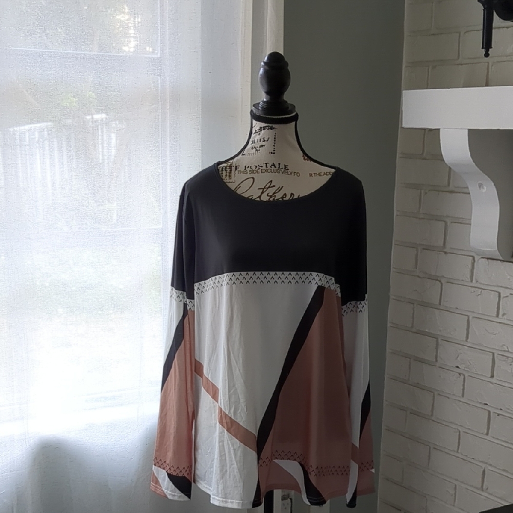 **3/$10** Unbranded Long Sleeve Top Size 2XL